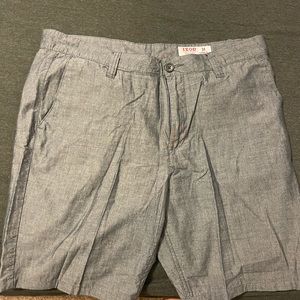Mens Izod shorts Classic fit